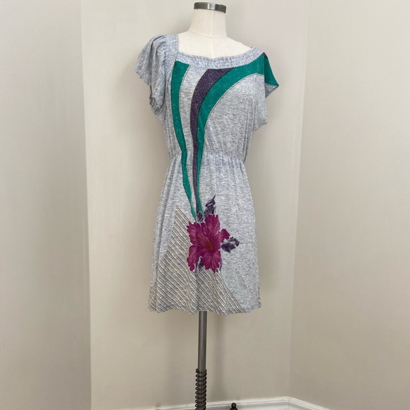 Dress - Picture 1 of 8